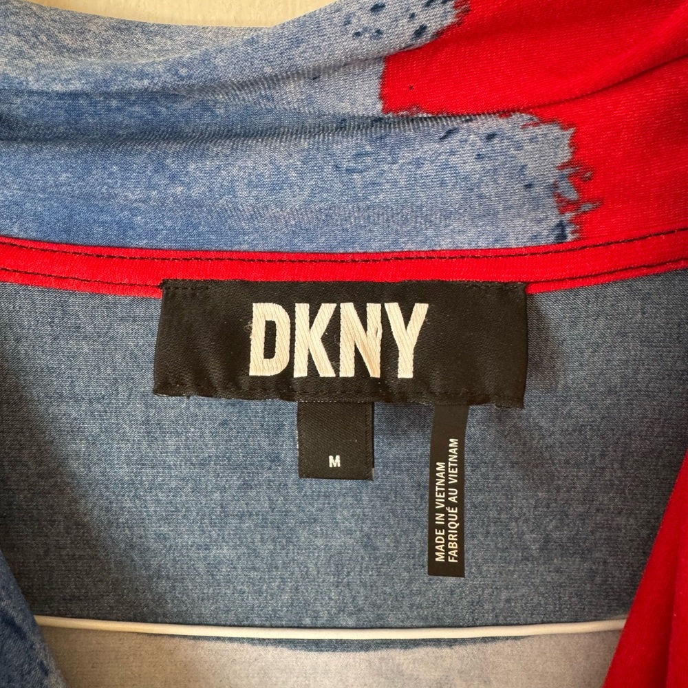 DKNY top - size M - EUC - Picture 2 of 2